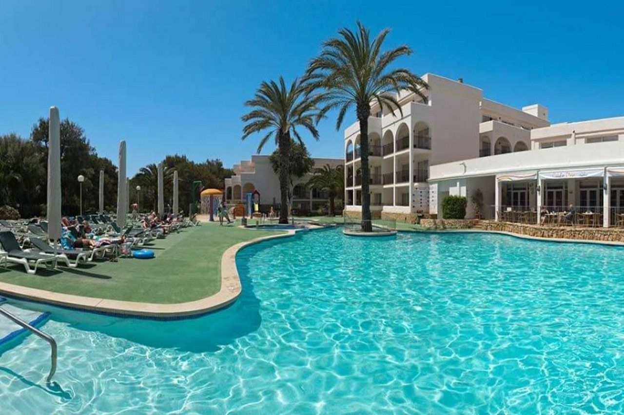 Playa Aparthotel 3*