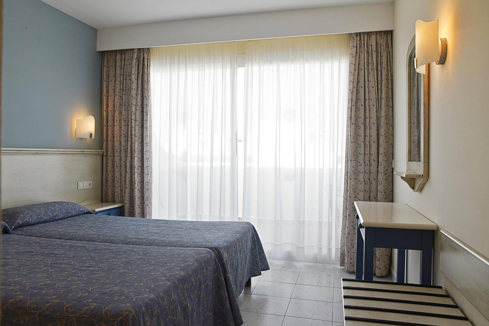 Playa Aparthotel